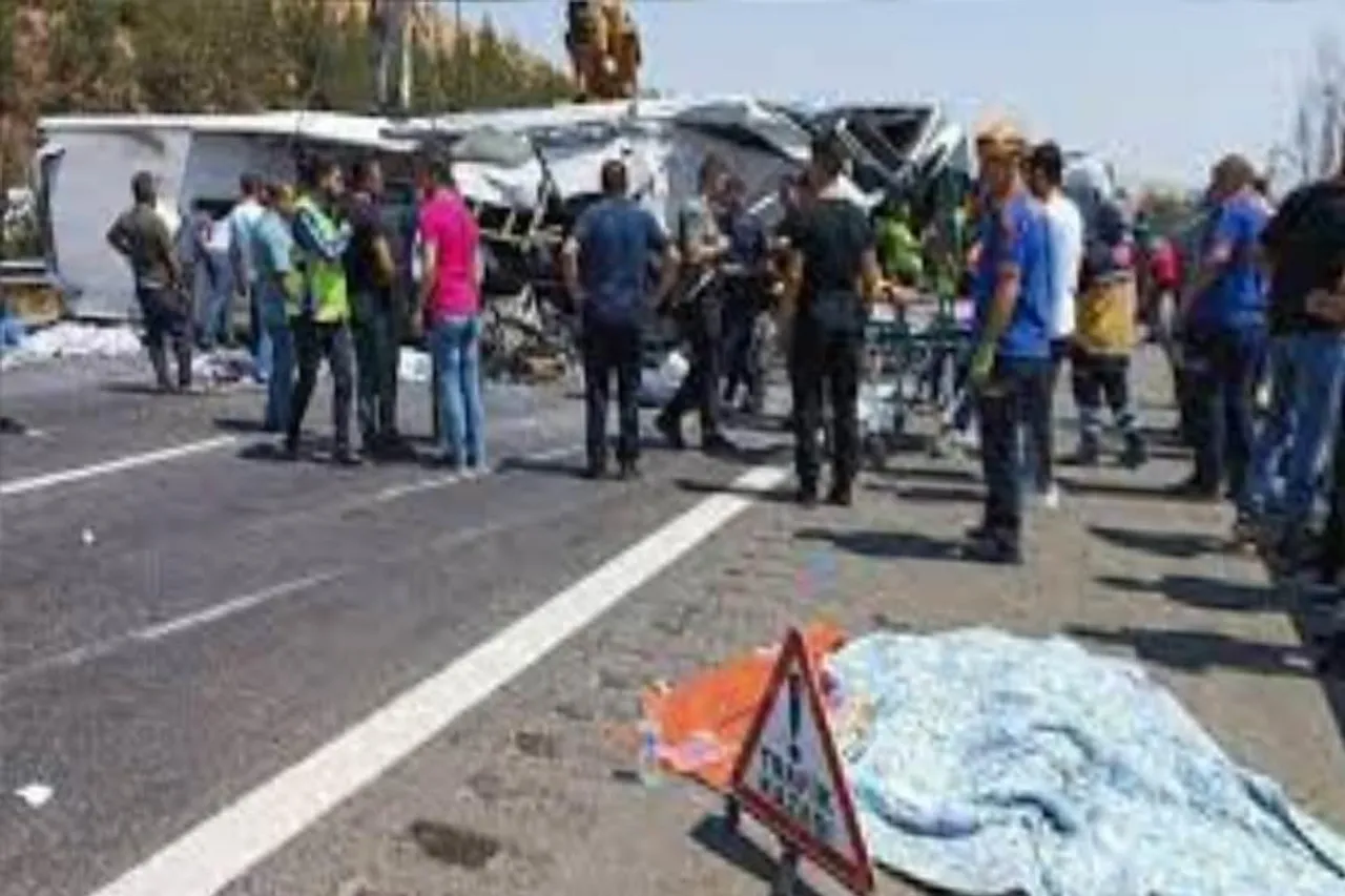 তুরস্কে সড়ক দুর্ঘটনা, দেখুন দুর্ঘটনার সময়কার ভিডিও