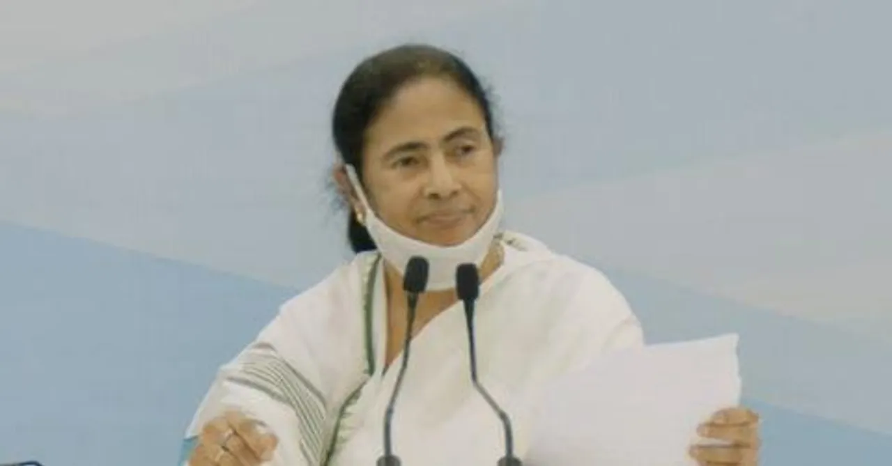 বকেয়া টাকা দিচ্ছে না কেন্দ্র, মমতার গলায় অভিযোগের সুর