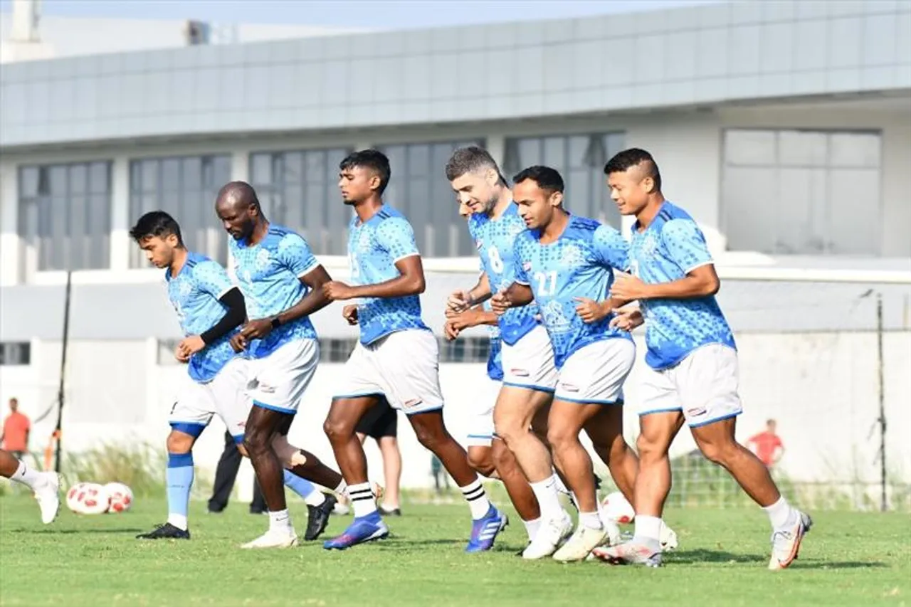 মাসের শুরুতেই মিনি ডার্বি