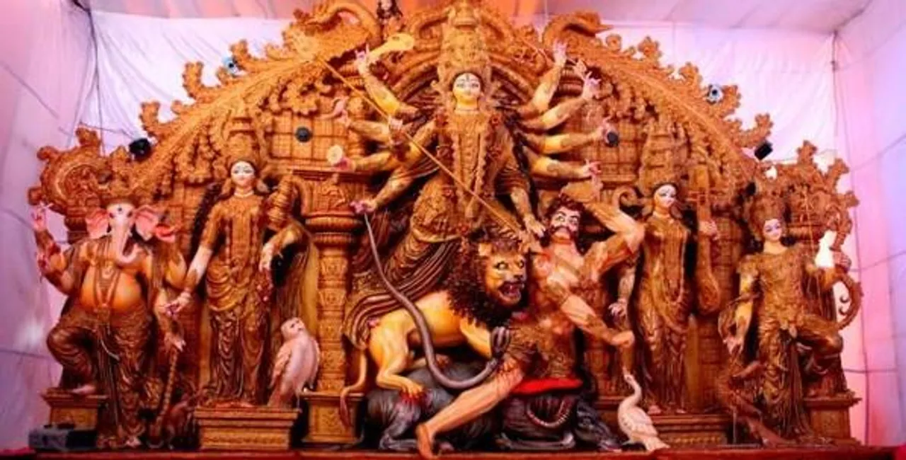 শুধু ভারত নয় বাংলাদেশেও মহাধুমধামে পালিত হয় দুর্গাপূজা
