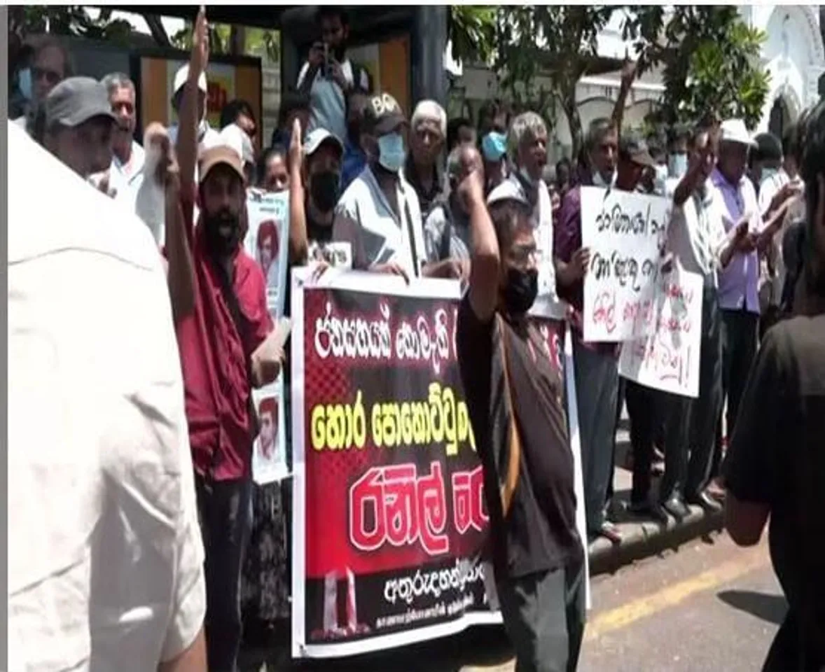 শ্রীলঙ্কা:বিক্ষোভকারীরা রাষ্ট্রপতি নির্বাচনের আগে বিক্রমাসিংহের পদত্যাগ দাবি করেছে