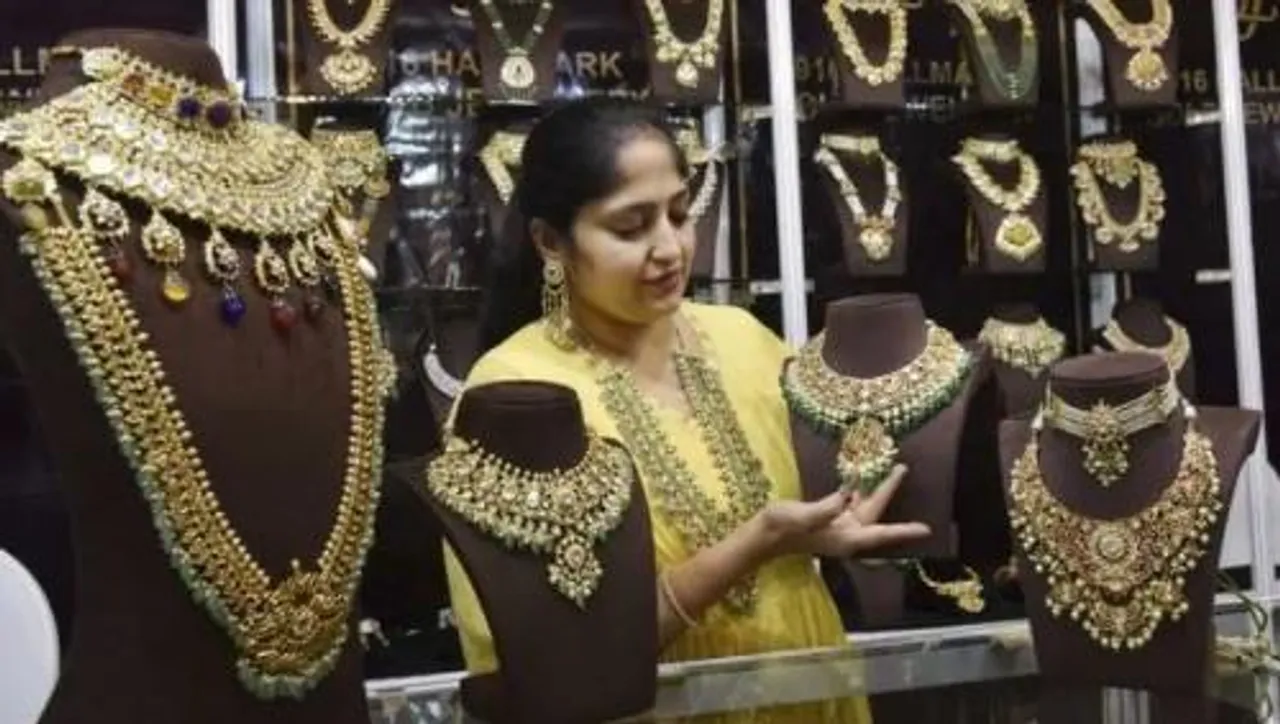 লক্ষ্মীপুজোর দিনই ভারতে প্রায় ১ মাসে সবথেকে দামী হল সোনা, কলকাতায় দর কত থাকবে?