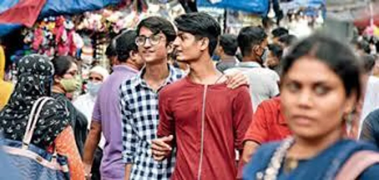 শিয়ালদা কোলে মার্কেটে কোভিড বিধি শিকেয়