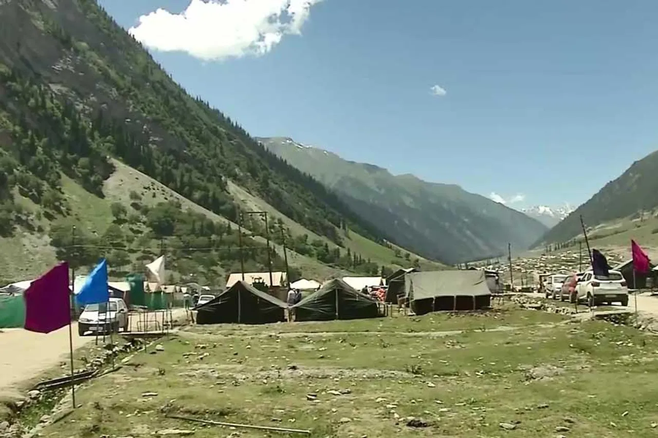 অমরনাথের তীর্থ যাত্রীদের জন্য লঙ্গরখানার প্রস্তুতি শুরু বেস ক্যাম্পে