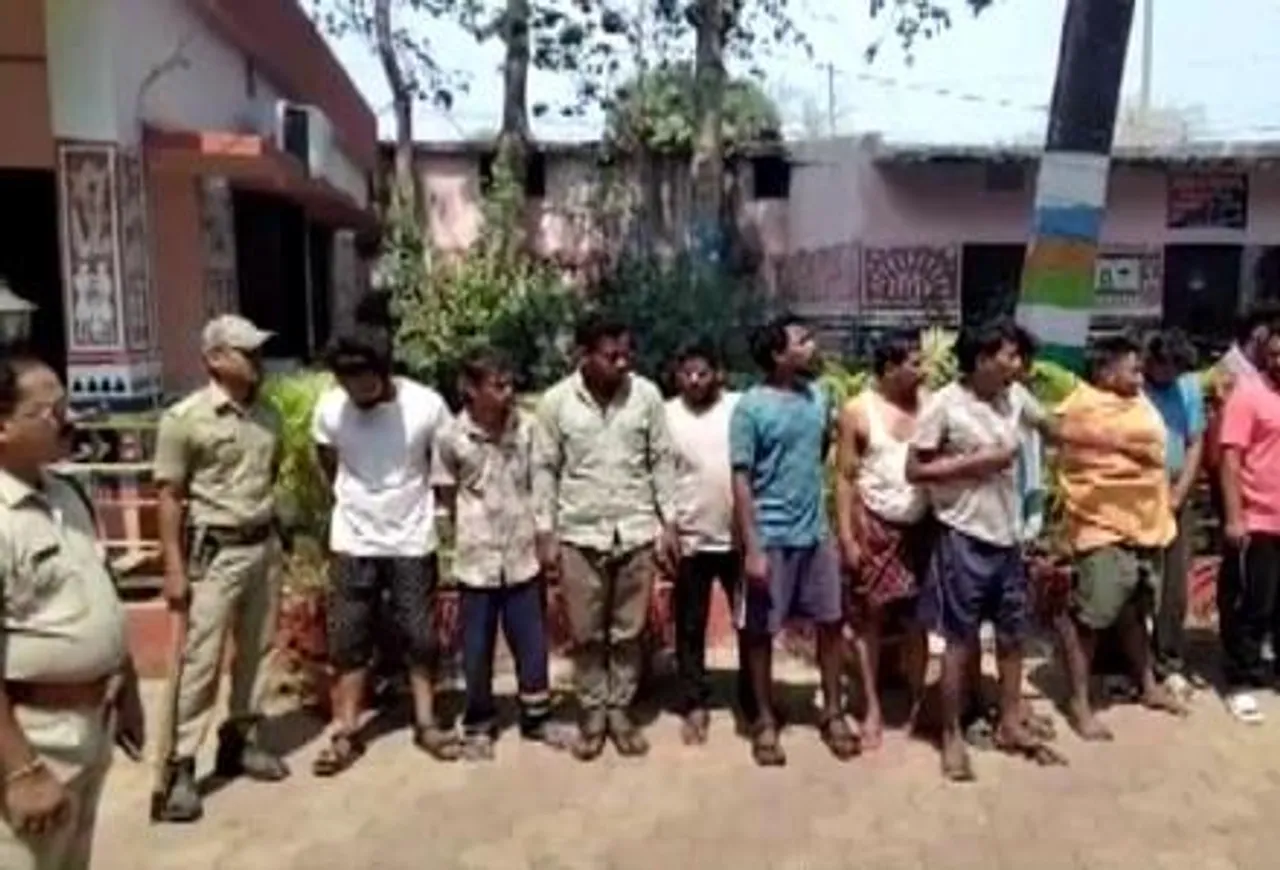 ৩৫ লক্ষ টাকার কাশির সিরাপ বাজেয়াপ্ত, ধৃত ৩৫