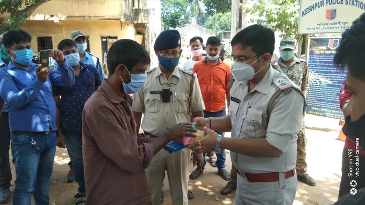 কেশপুর থানার পুলিশ আধিকারিকের উদ্যোগে পুলিশ দিবস পালন