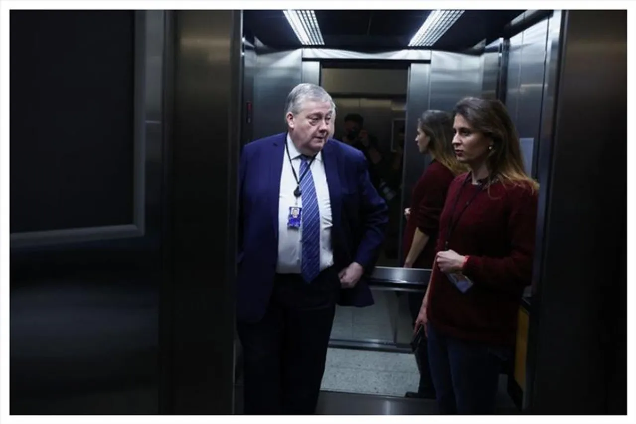 দুর্নীতি মামলায় দুই আইনপ্রণেতার অব্যাহতি দিল ইইউ পার্লামেন্ট