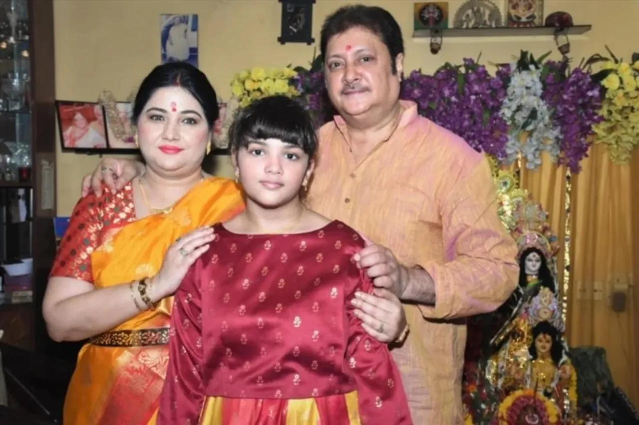 'কোনরকম আর্থিক সাহায্যের দরকার নেই ' সোশ্যাল মিডিয়ায় মন্তব্য অভিষেক চট্টোপাধ্যায়ের স্ত্রী সংযুক্তার