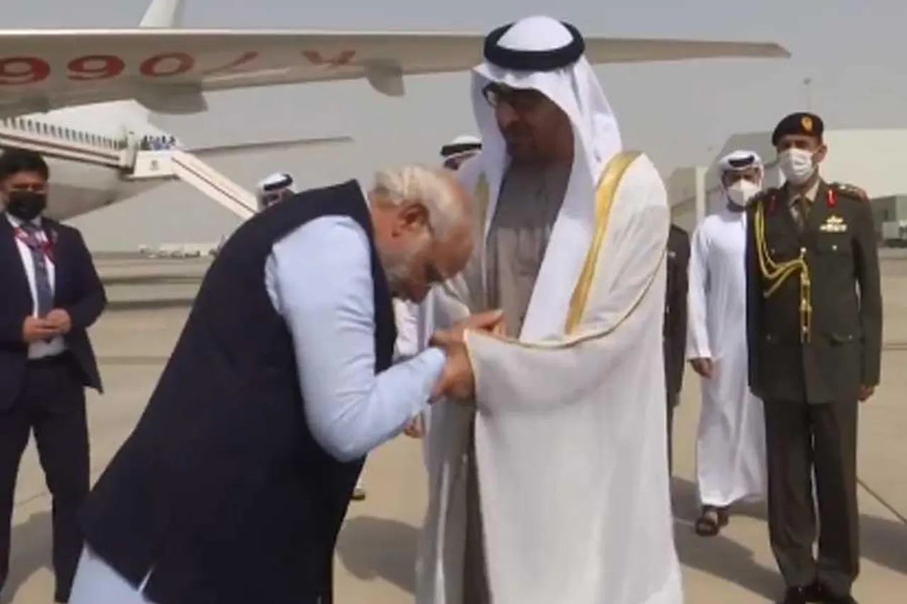 আবুধাবিতে পৌঁছলেন প্রধানমন্ত্রী