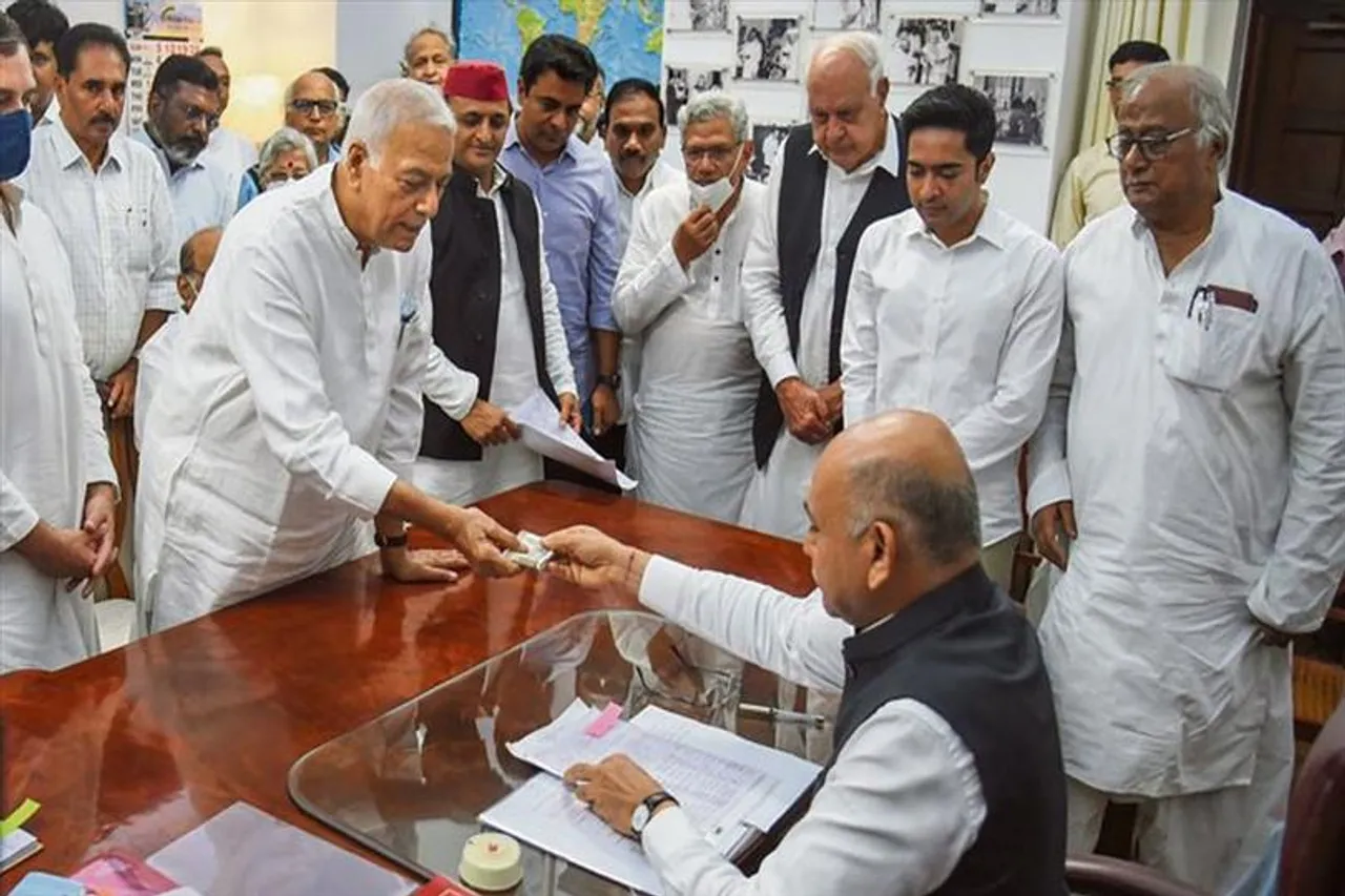 যশবন্তকে কটাক্ষ সুজনের