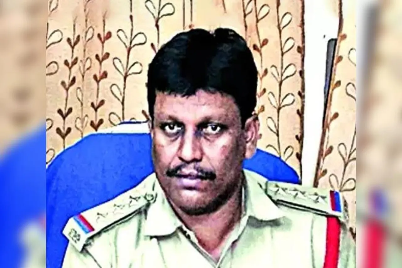 খেলার মাঠে তাক লাগাচ্ছেন পুলিশ অফিসারের চার দত্তক-পুত্র