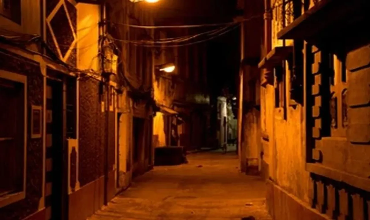 শিশু চুরির অভিযোগে ব্যাপক চাঞ্চল্য রবীন্দ্র সরোবর মেট্রো স্টেশন চত্বরে