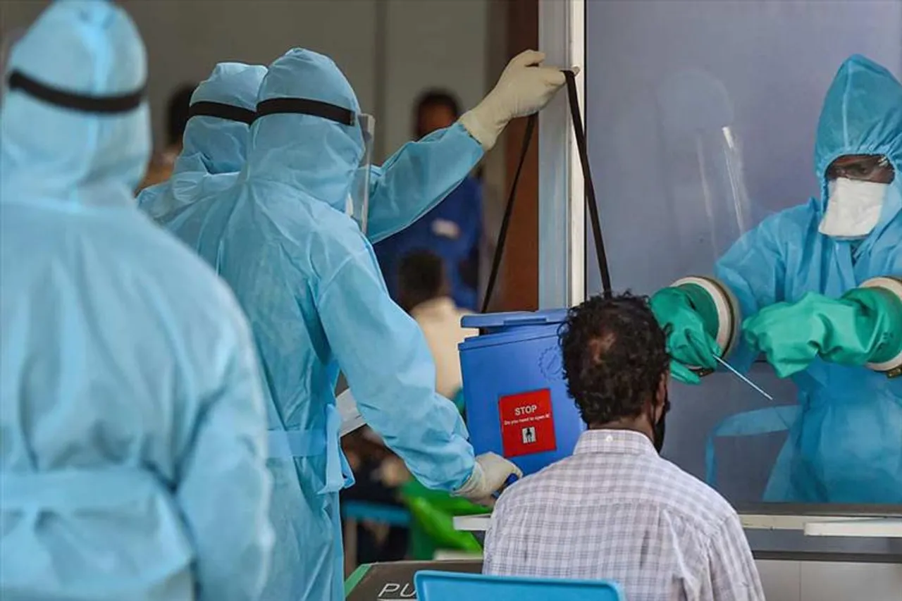 ফের দেশজুড়ে বাড়ল দৈনিক সংক্রমণ