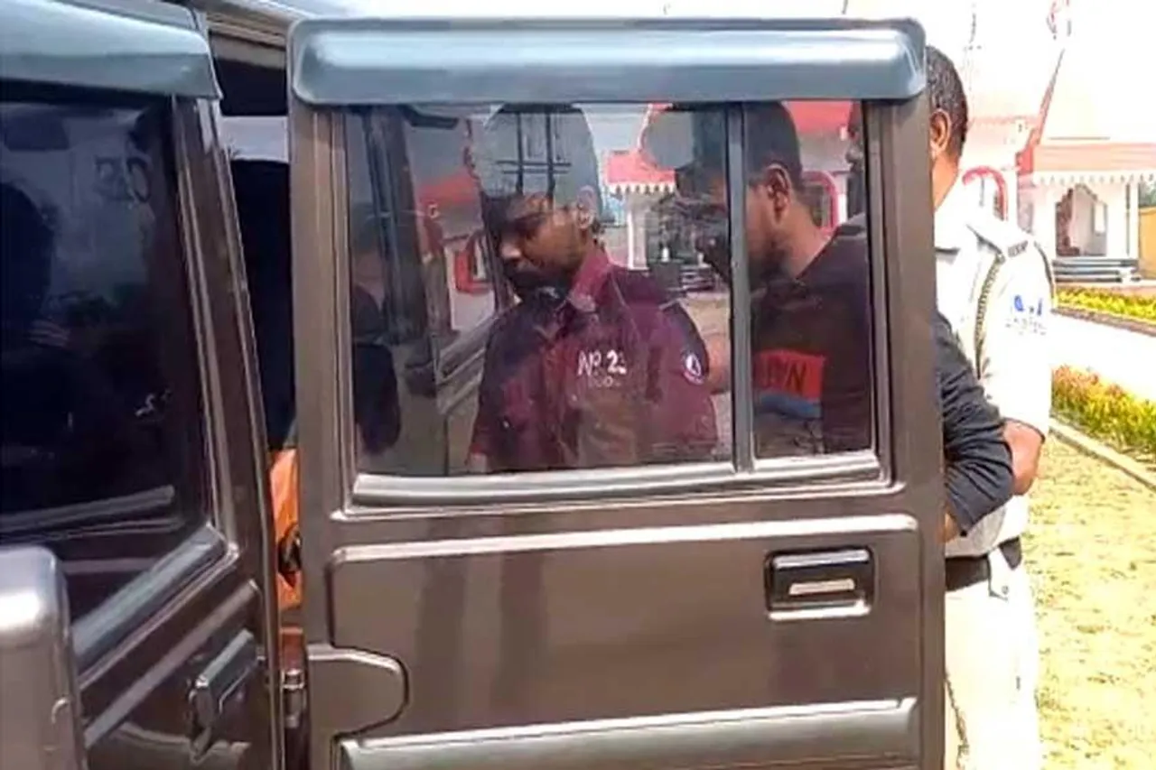 পাচারের সময় ব্রাউন সুগার সহ গ্রেফতার দুই