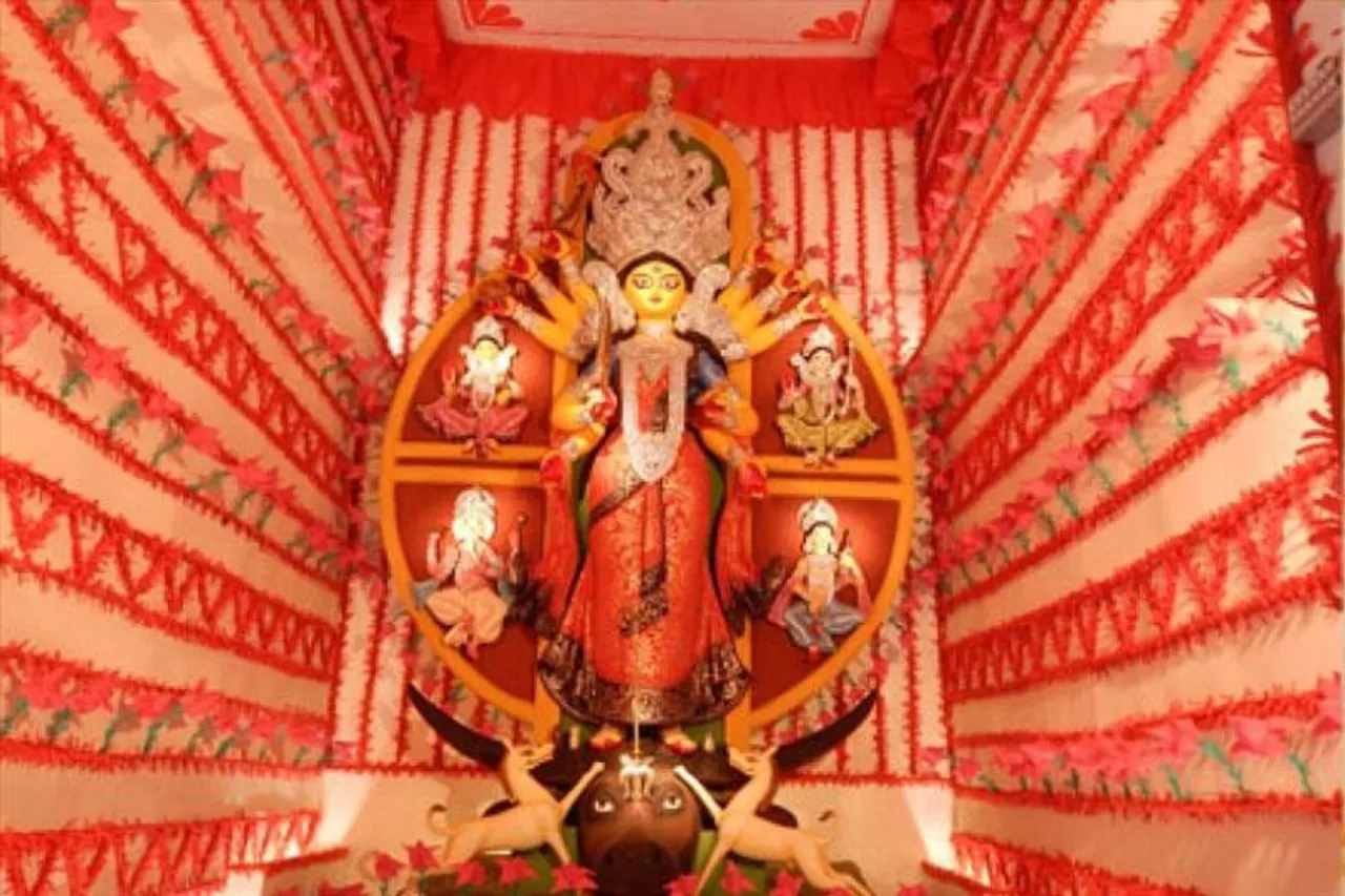 এবার মণ্ডপও দেখবে আপনাকে