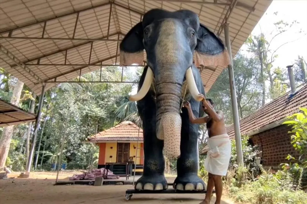 ভারতের মন্দিরে এবার রোবটিক  হাতি