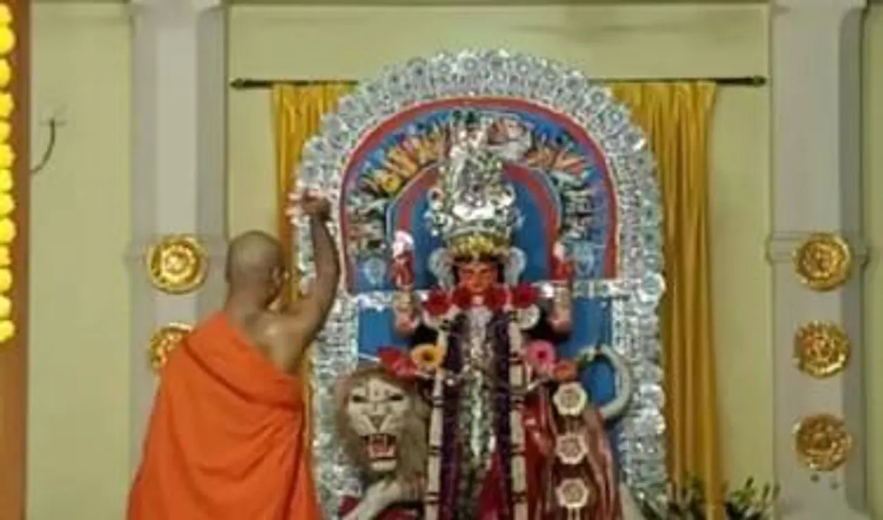 রীতি মেনে বেলুড়ের সারদা পীঠে শুরু দশমী পুজো