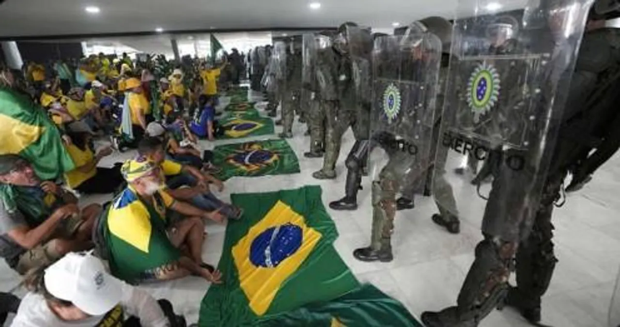 ব্রাজিলে বিক্ষোভে ১৫০ জন গ্রেফতার