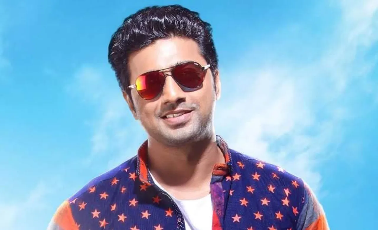 এই পুজোতে দর্শকদের ‘বোম্বাগড়’ নিয়ে যাবেন দেব