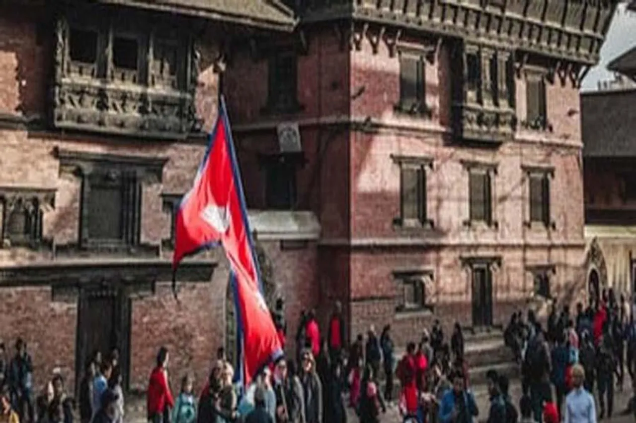 বাড়ছে পেট্রলিয়ামের দাম, ধুন্ধুমার নেপালে