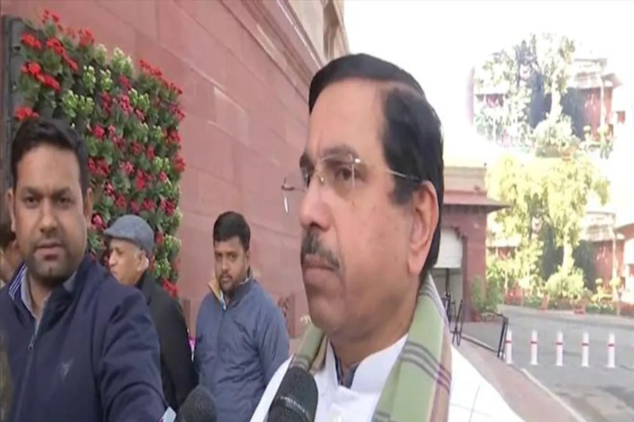 বিরোধীদের বিশেষ অনুরোধ করলেন সংসদ বিষয়ক মন্ত্রী প্রহ্লাদ জোশী