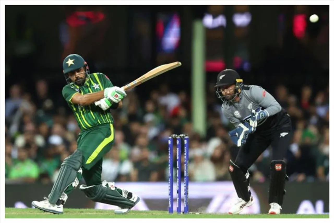 পাকিস্তানের জোড়া অর্ধশতরান