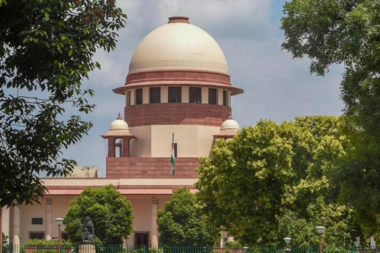 সুপ্রিম কোর্ট চত্বরে আগুন আতঙ্ক