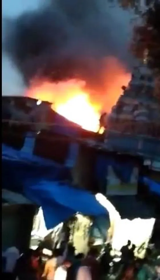 সিলিন্ডার বিস্ফোরণের জেরে মুম্বইয়ের রেয় রোড এলাকার বস্তিতে আগুন