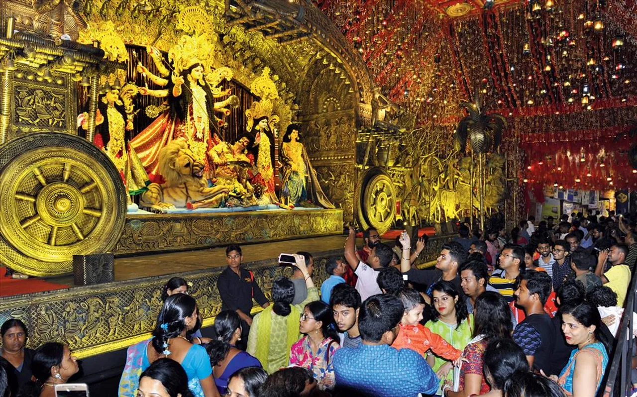 দুটি ডোজ নেওয়া থাকলেই পুজো প্যান্ডেলে মিলবে ভিআইপি পাস