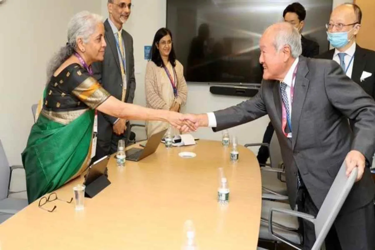 জাপানের অর্থমন্ত্রীর সঙ্গে সাক্ষাৎ করলেন নির্মলা সীতারামন