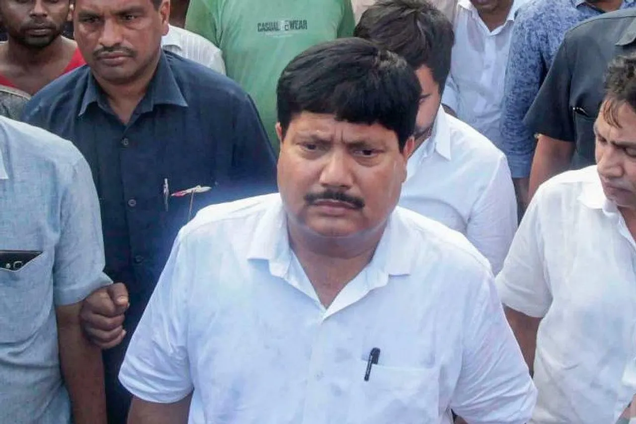 নিজ গড়েই বড় ধাক্কা অর্জুনের