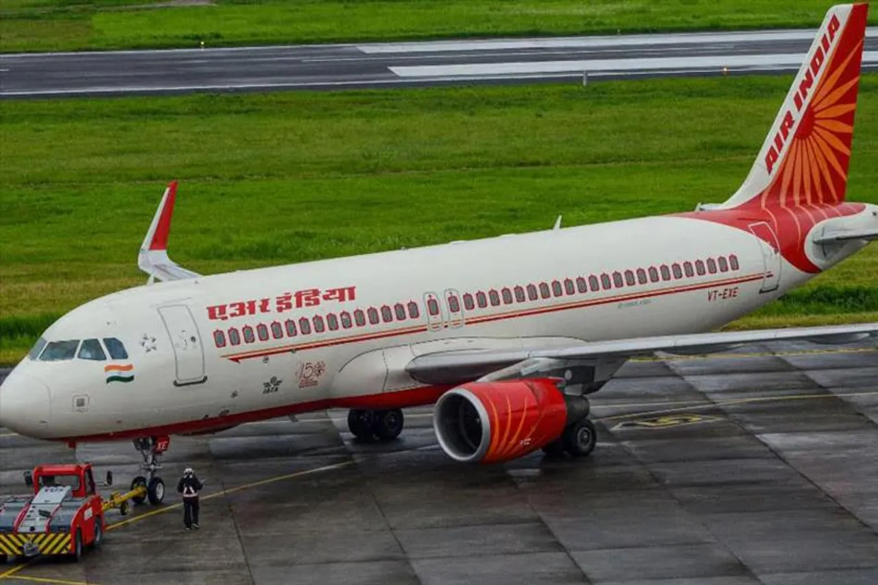 বিকল ইঞ্জিন, জরুরী অবতরণ এয়ার ইন্ডিয়ার বিমানের