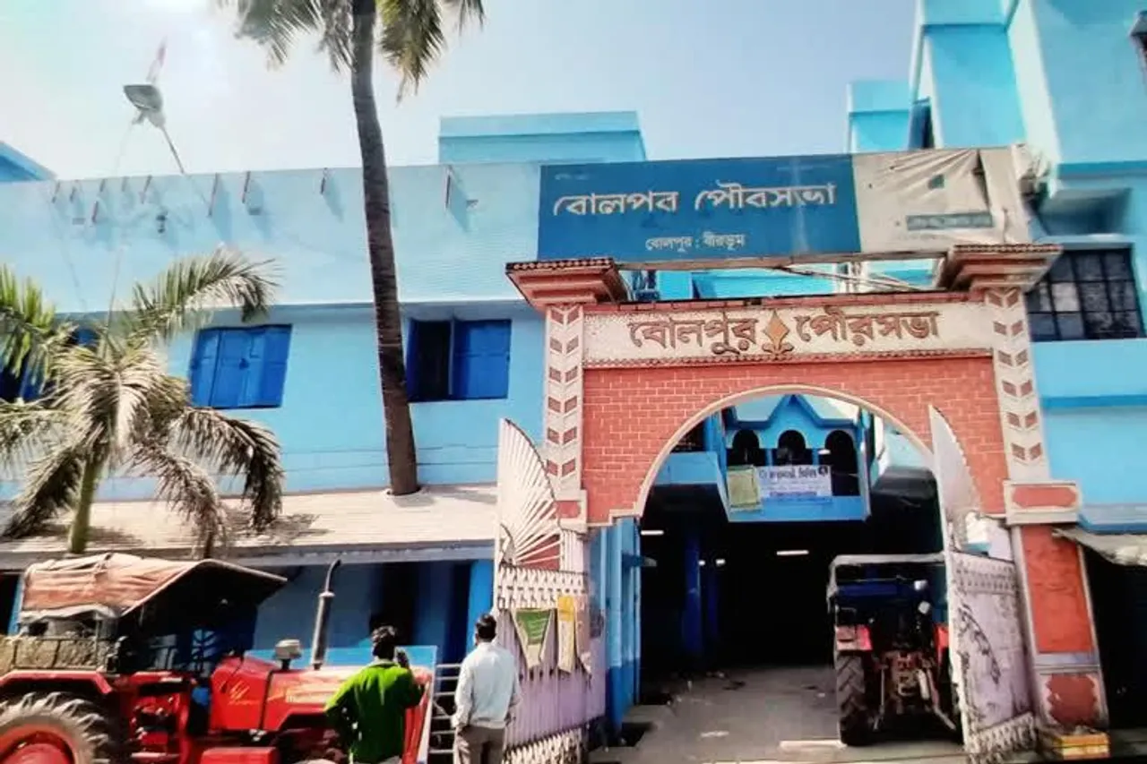এবার বোলপুর পুরসভার বিরুদ্ধে দায়ের অভিযোগ