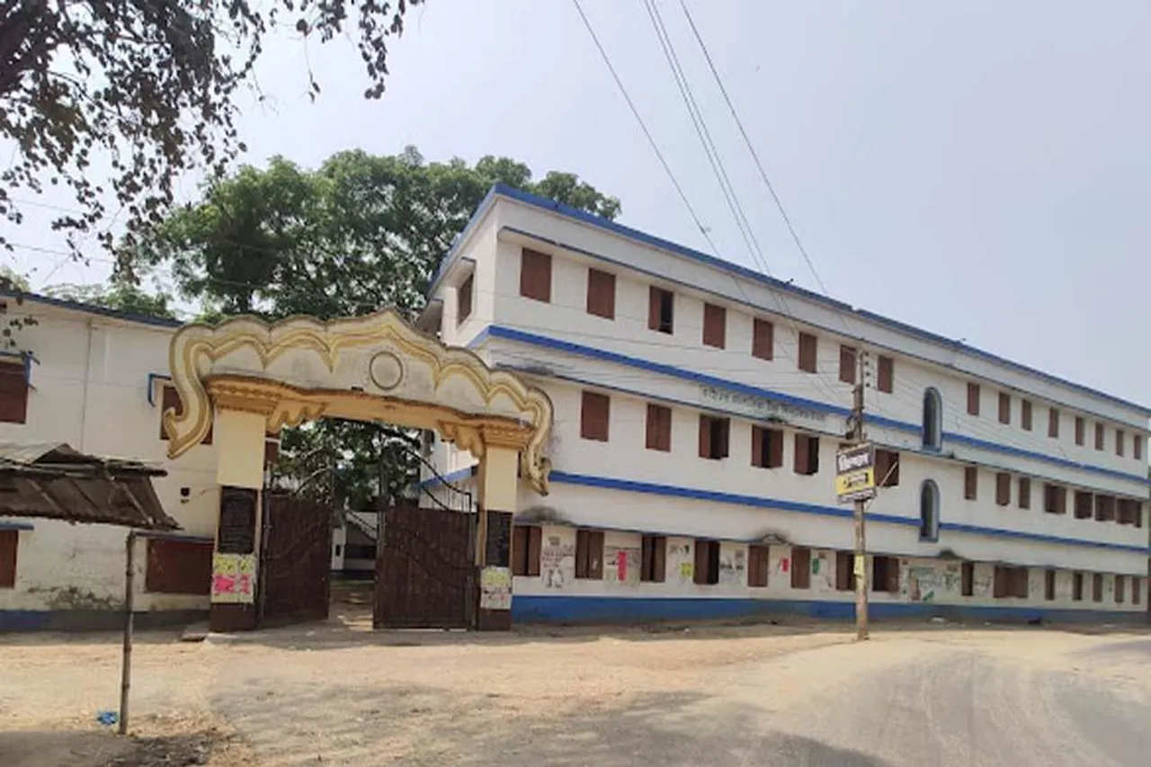 ফের প্রশ্নপত্র বিভ্রাট, বাক্স খুলতেই চোখ কপালে পরীক্ষকের