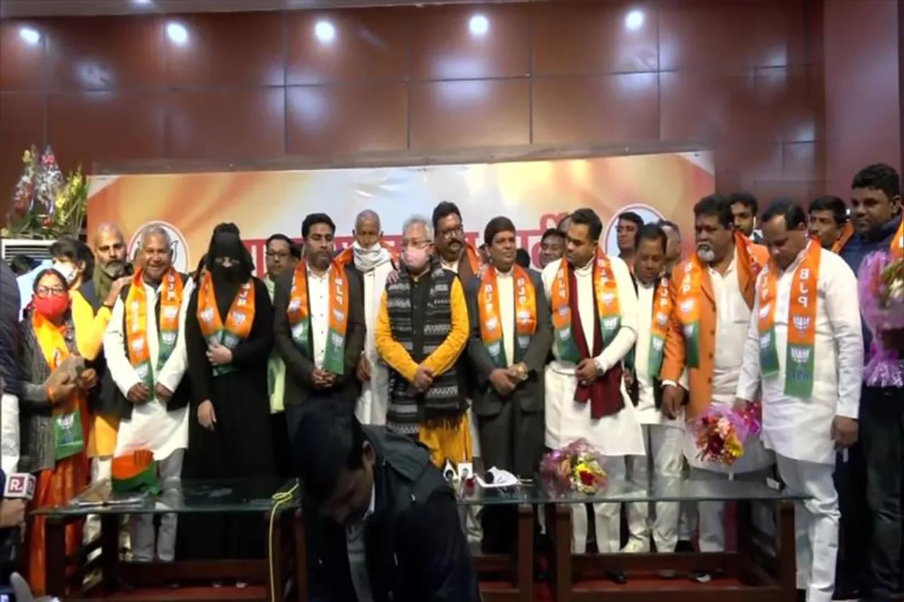 নির্বাচনের আগে ফের দলভারী, একাধিক নেতা মন্ত্রী যোগ দিলেন বিজেপিতে