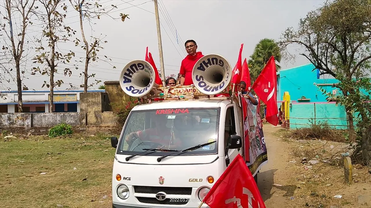 নির্বাচনী প্রচারে সিপিএম প্রার্থী