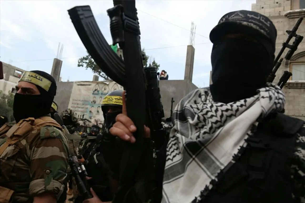 উত্তপ্ত কাশ্মীর, উপত্যকায় জঙ্গীদের হাতে খুন সস্ত্রীক বিজেপি নেতা