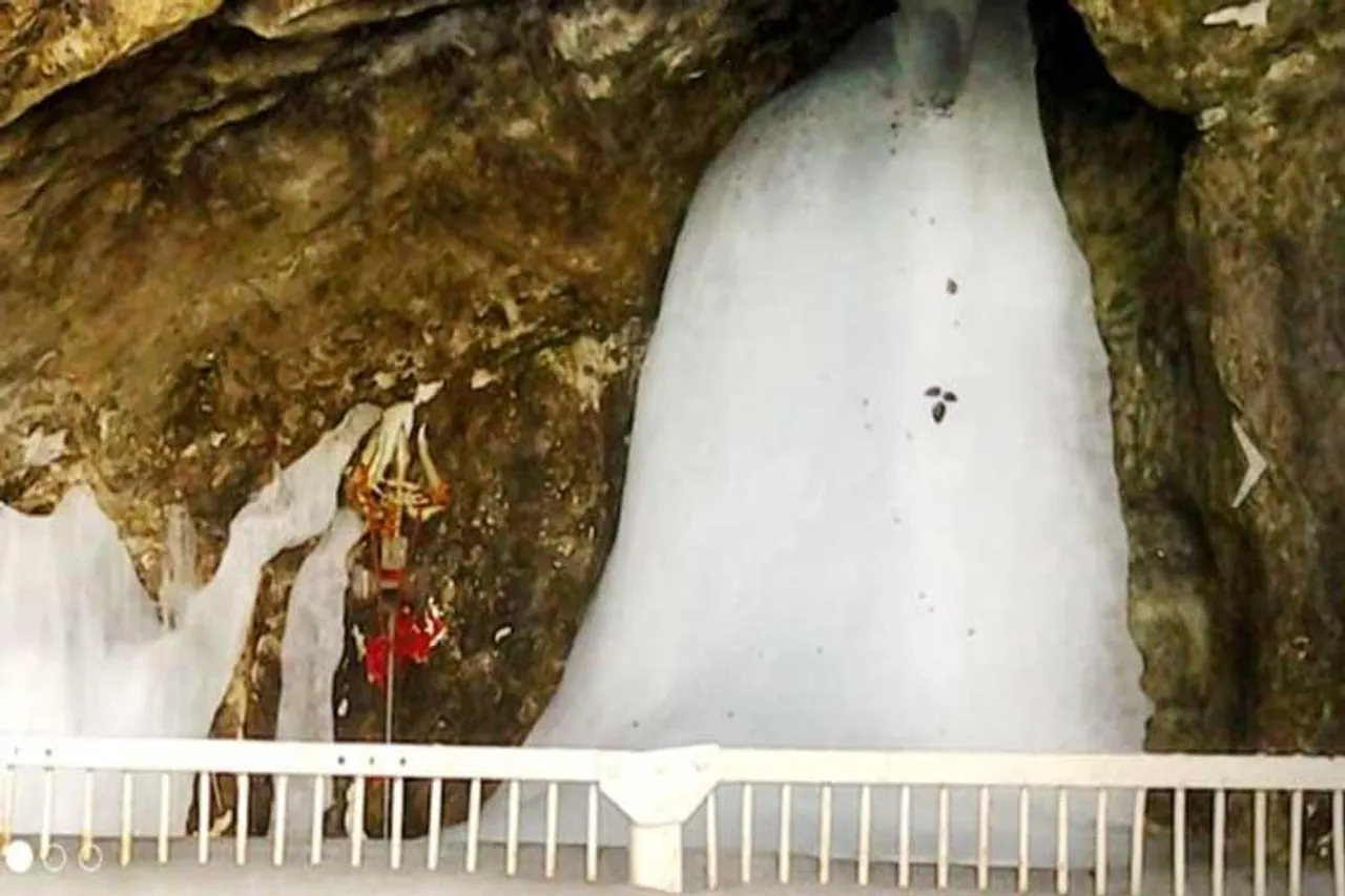 তীর্থকালে যাচাইকৃত সরকারি আইডি কার্ড আনার পরামর্শ