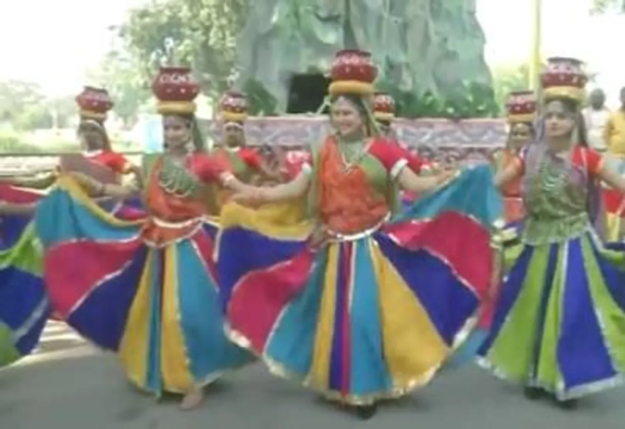 রাম মন্দিরে প্রধানমন্ত্রী নরেন্দ্র মোদী, আগমনের প্রস্তুতিতে ব্যস্ত অযোধ্যাবাসী