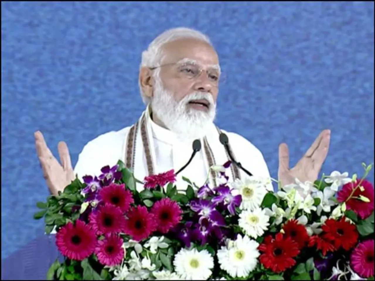 বিমানবন্দরে ফিরে বার্তা মোদির