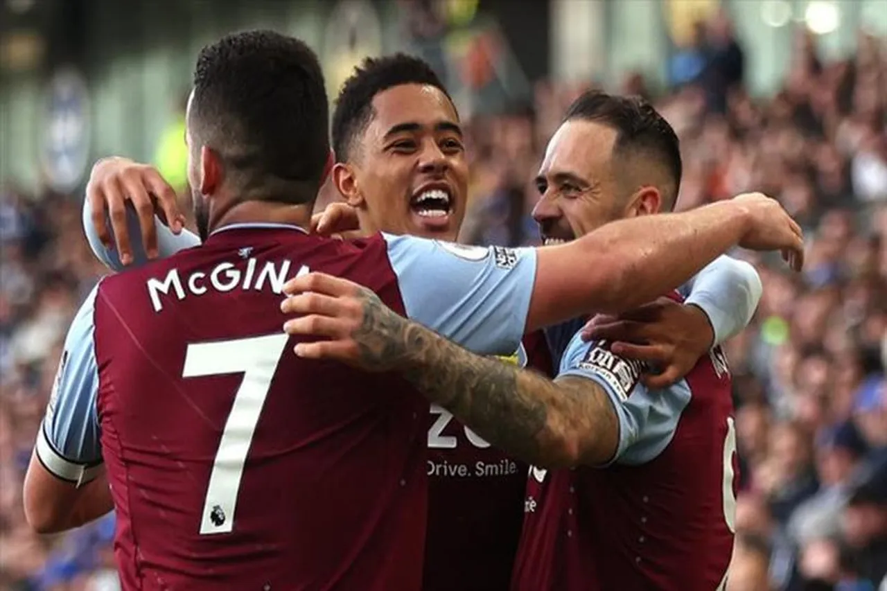 ঘুরে দাঁড়াচ্ছে ভিলা