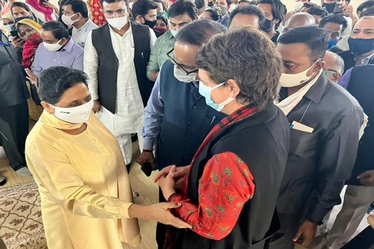 মায়াবতীর সঙ্গে দেখা করলেন প্রিয়াঙ্কা গান্ধী