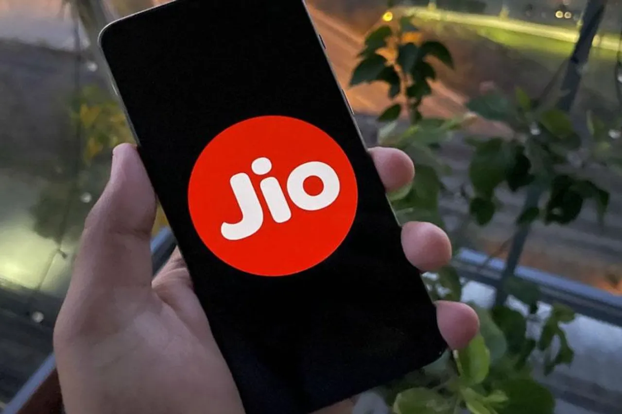 সকাল থেকেই জিও পরিষেবায় বিভ্রাট