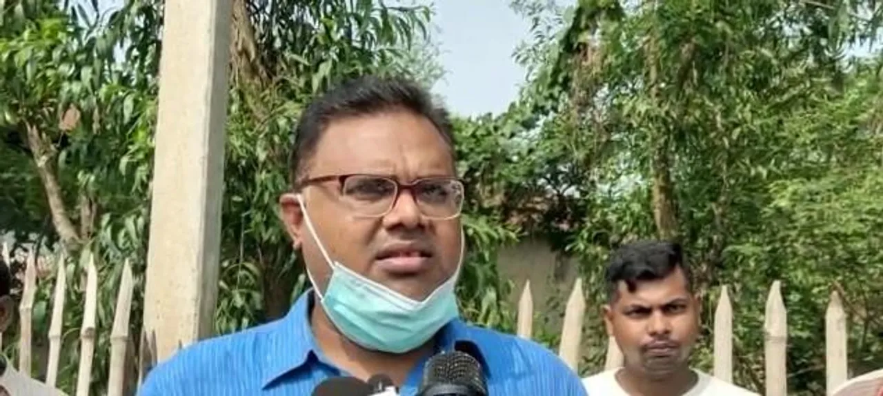 পানীয় জলের দাবিতে রাস্তা অবরোধ গ্রামবাসীদের, শুনুন বিডিও-র বক্তব্য