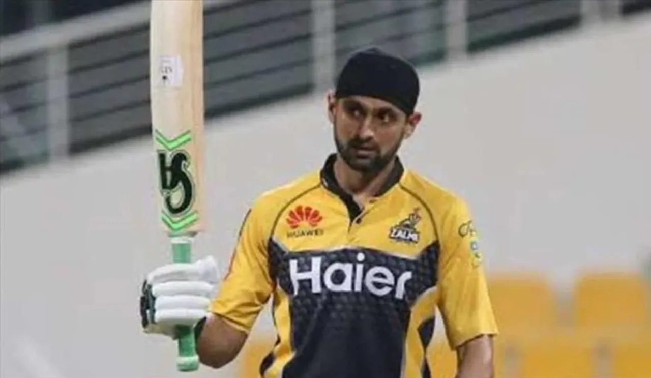 T20-তে নতুন রেকর্ড গড়ে ফেললেন শোয়েব মালিক