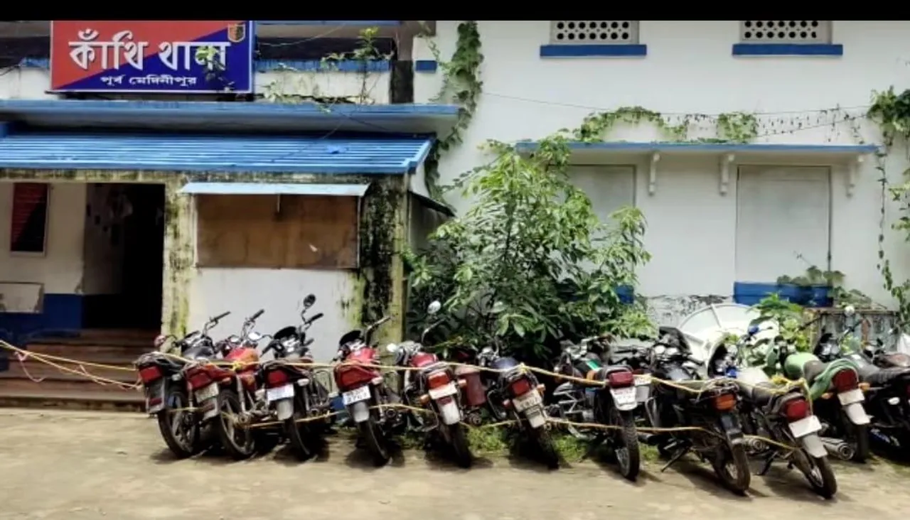 মোটরবাইক চুরি চক্রে জড়িত থাকার অভিযোগে গ্রেফতার ৩