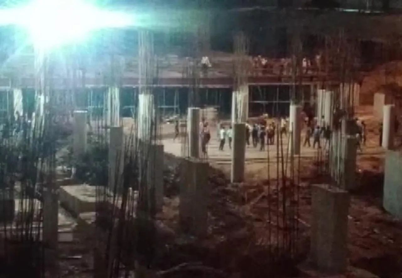 মোহালিতে নির্মাণাধীন শো-রুমের প্রাচীর ধসে মৃত ১