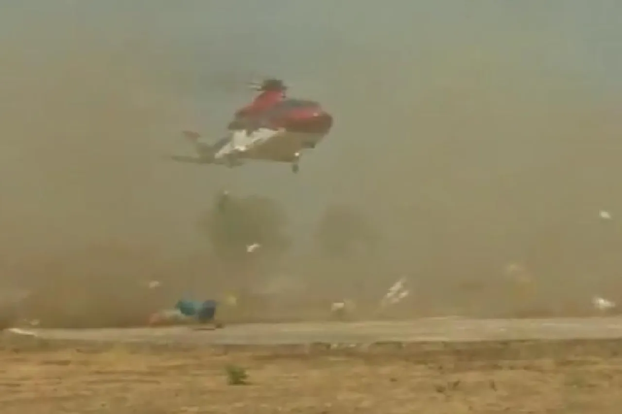 অবতরণের সময় সমস্যার সম্মুখীন প্রাক্তন মুখ্যমন্ত্রীর হেলিকপ্টার- দেখুন ভিডিও