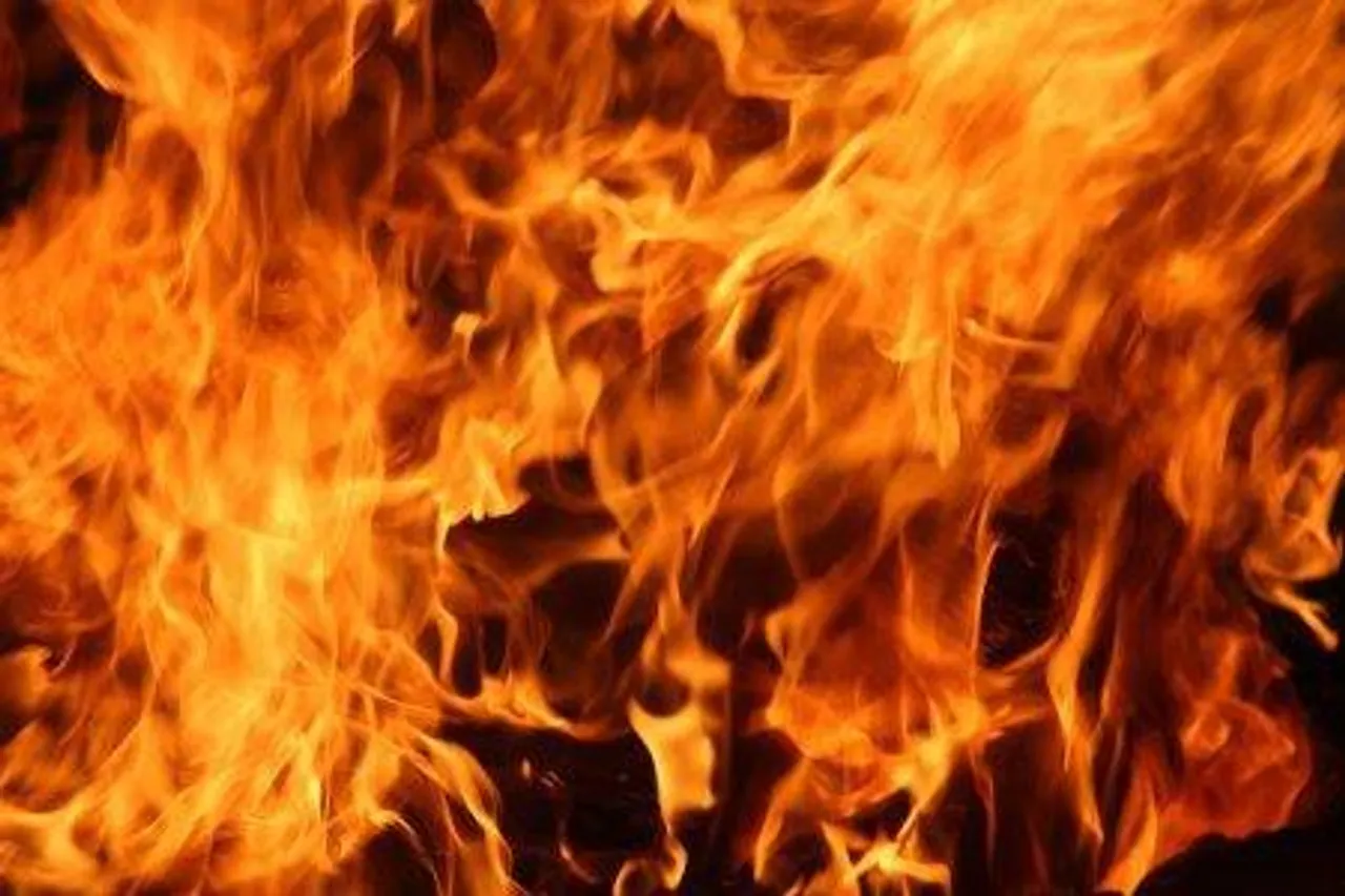 যাদবপুরের কেমিক্যাল ল্যাবে আগুন