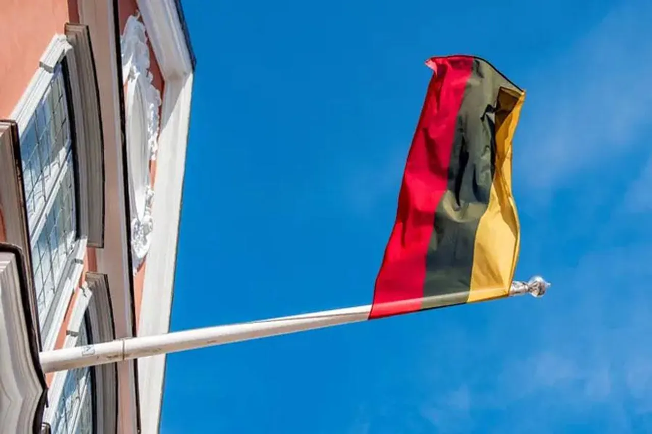 এবার যুদ্ধের আশঙ্কায় জরুরি অবস্থা জারি লিথুয়ানিয়ায়